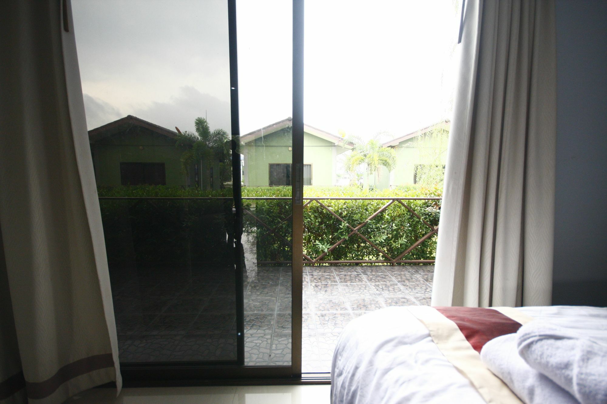 Long Lake Resort Chonburi Buitenkant foto